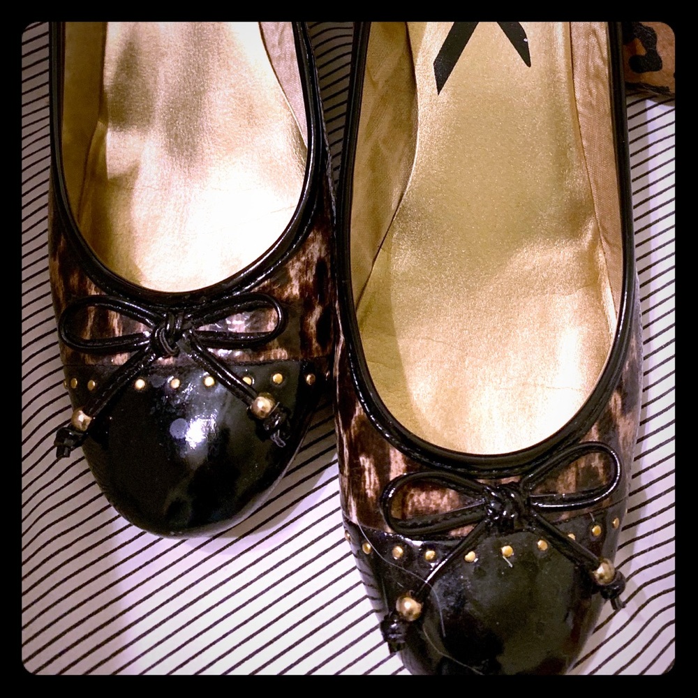 Anne Klein leopard wedge heels. 10M.